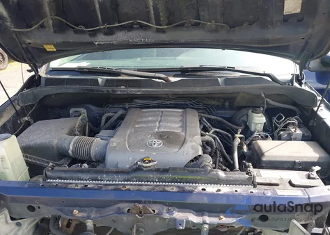 2010 Toyota Tundra Limited 5.7L V8 z USA, uszkodzony, nr VIN 5TFHW5F1XAX138104